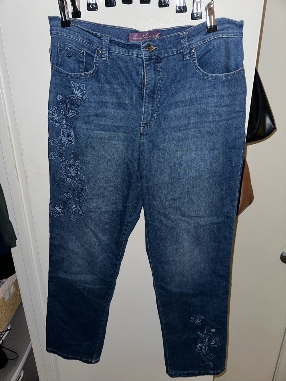 Gloria Vanderbilt Amanda Floral Embroidered Jeans Size 16